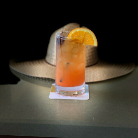 Meet your Posher, Sandra - Picture 1 of 1